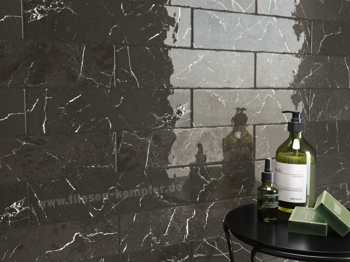 Wandfliese Cipol schwarz-weiss-marmoriert glänzend 7,5 x 30 cm